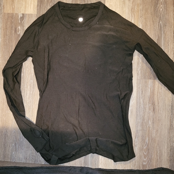 Lulu lemon top - Picture 4 of 4